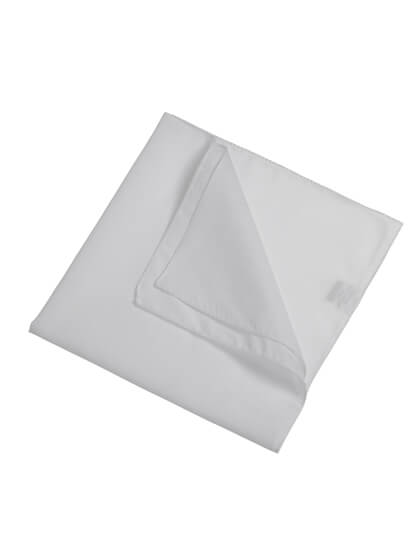 MB040_White