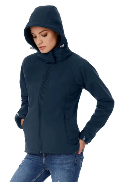 ciepła-kurtka-damska-softshell-z-kapturem-JW937-B&C.jpg
