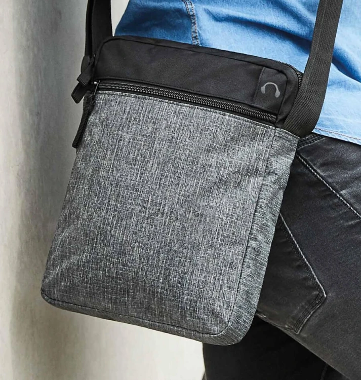 1814026-black-grey-sprinkle-torba-naramienna-na-tablet-HALFAR-Elegance-1.jpg