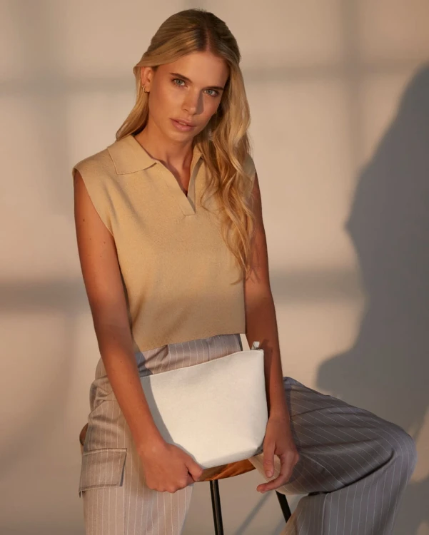 BG724-soft-white-pojemne-etui-filcowe-na-akcesoria-BAGBASE.jpg